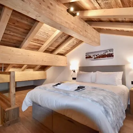 Chalet De Luxe Avec Magnifique Vue A Courchevel, 5 Chambres, 15 Pers
