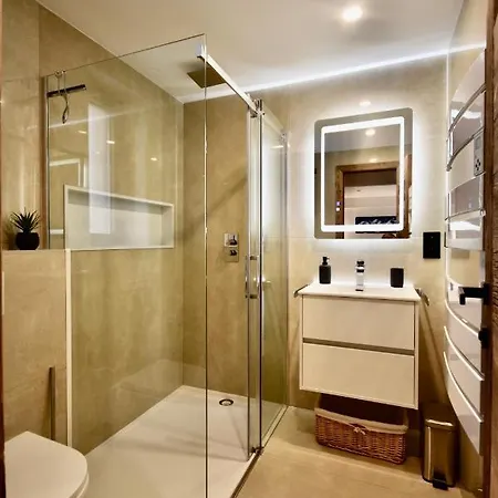 De Luxe Avec Magnifique Vue à Courchevel, 5 Chambres, 15 Pers *